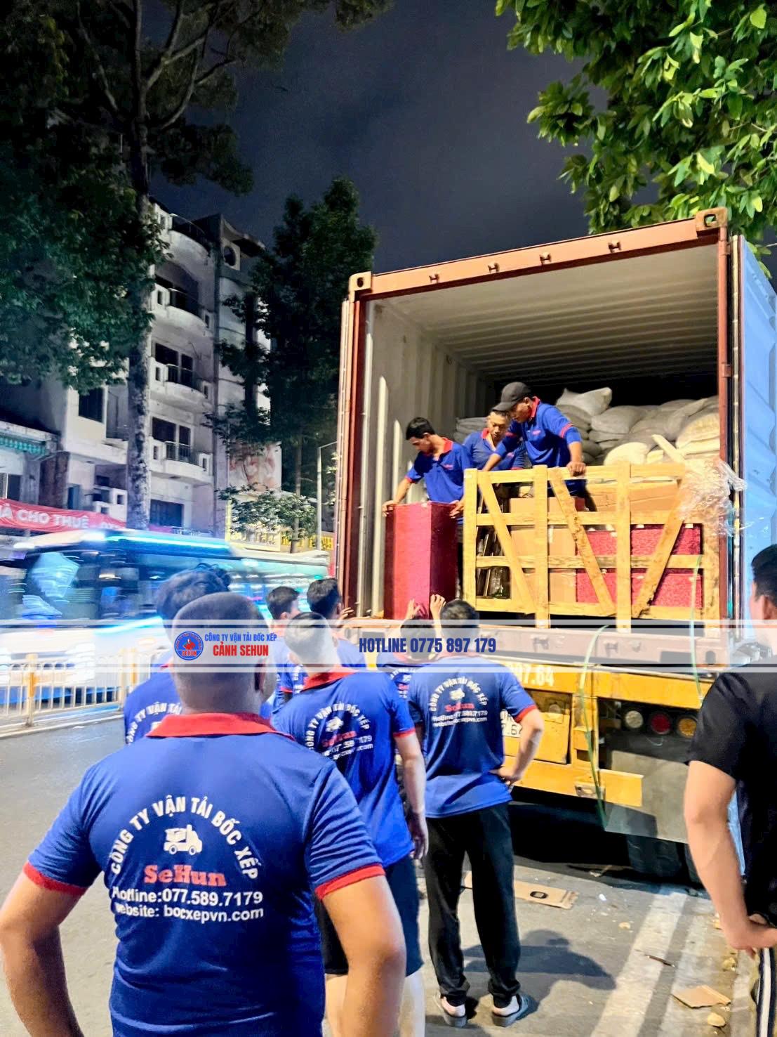Bốc xếp container là gì? Quy trình, chi phí và kinh nghiệm cần biết 3 bốc xếp container