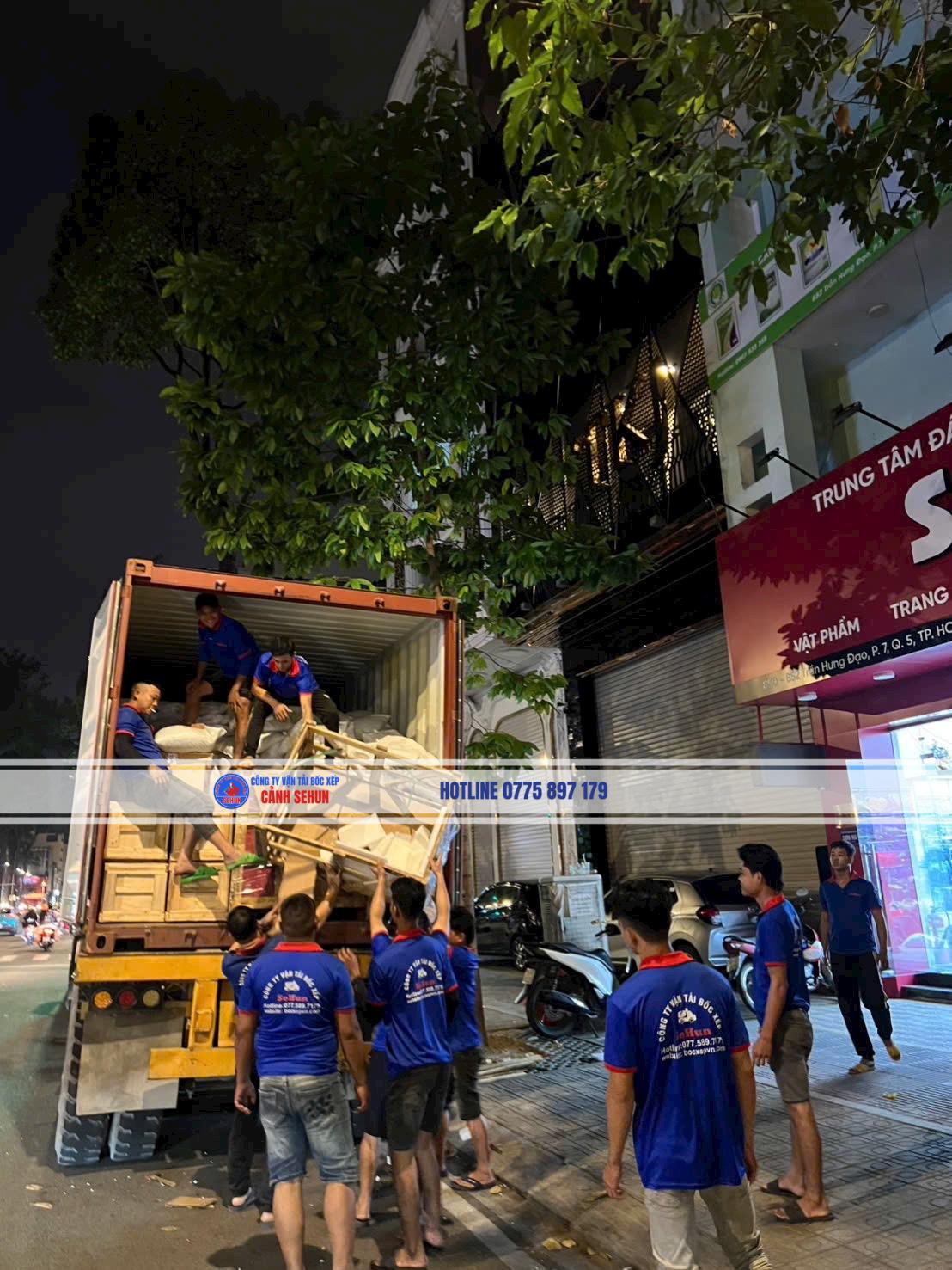 Bốc xếp container là gì? Quy trình, chi phí và kinh nghiệm cần biết 4 bốc xếp container