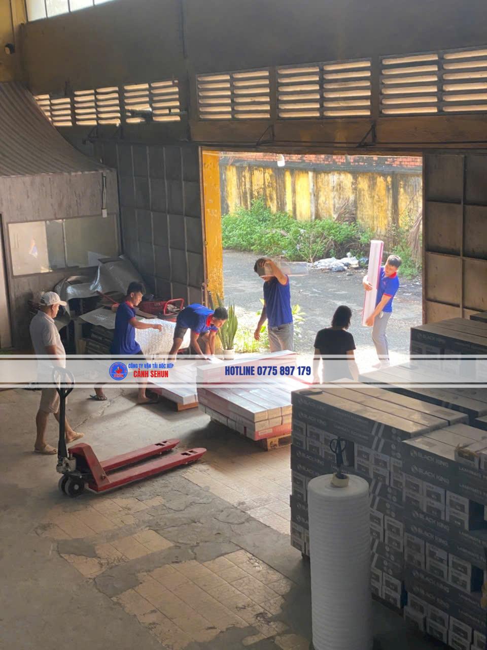 Bốc Xếp Hàng Hóa TPHCM Chuyên Nghiệp - Đội ngũ bốc xếp cảnh sehun