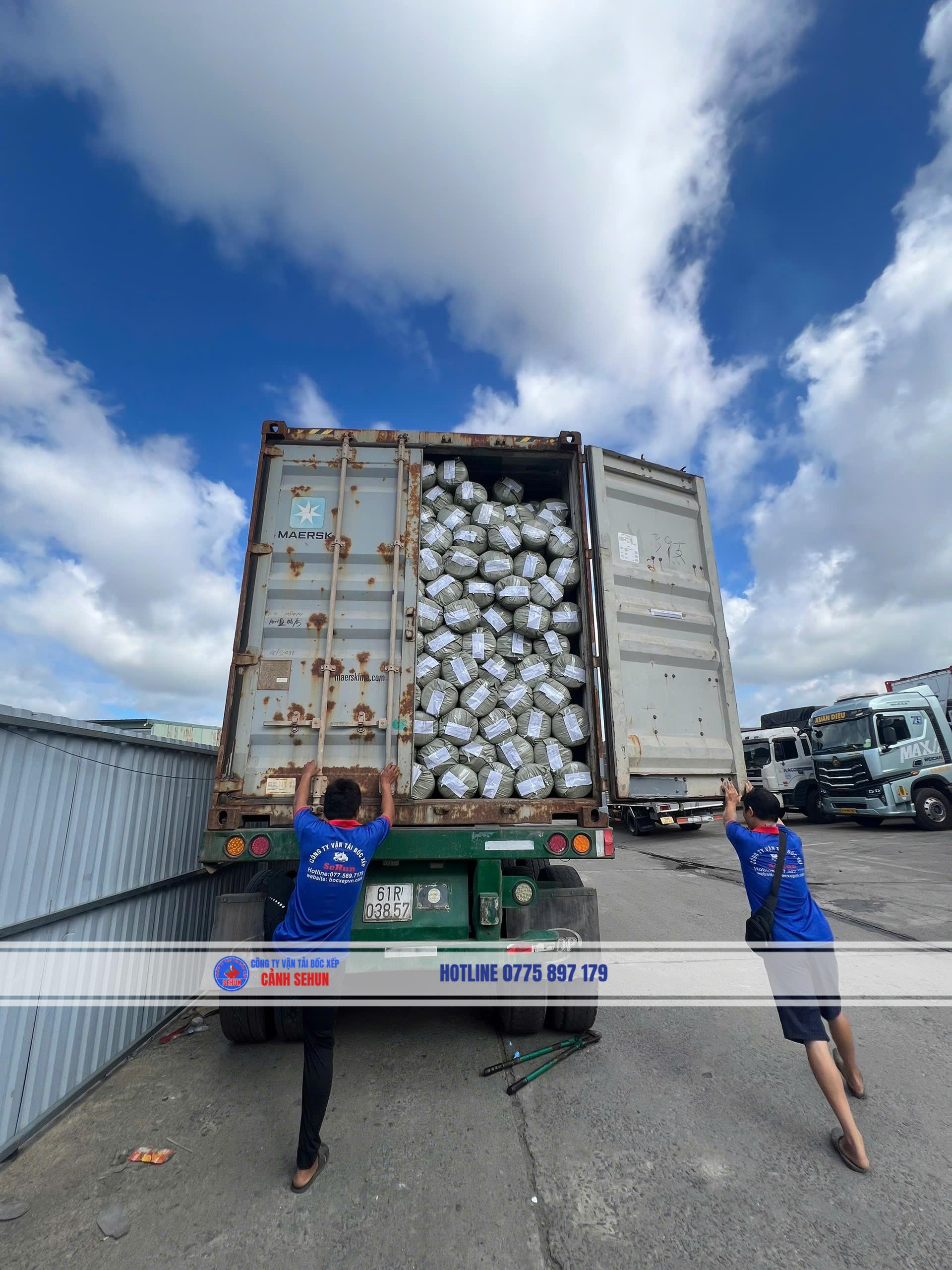 Dịch vụ bốc xếp container Bình Dương chuyên nghiệp
