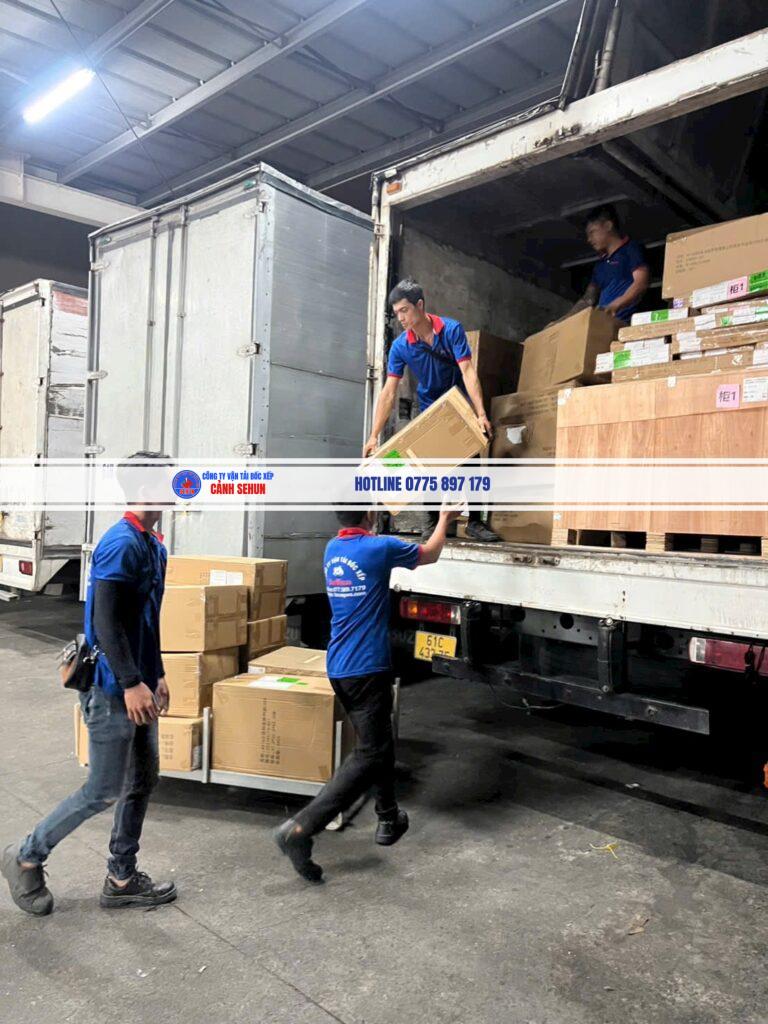 Dịch Vụ Bốc Xếp Tân An Uy Tín, Có Mặt Nhanh 24/7 4 Dịch vụ bốc xếp Tân An của Sehun: phủ khu vực trung tâm thương mại, văn phòng, KCN Tân An 1-2, có mặt sau 10-30 phút