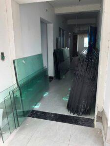 Cách bốc xếp hàng dễ vỡ: vật liệu và kỹ thuật đóng gói riêng cho gốm sứ, gương kính, đồ điện tử. Sehun xử lý cẩn thận từng loại. Gọi 0775 897 179.