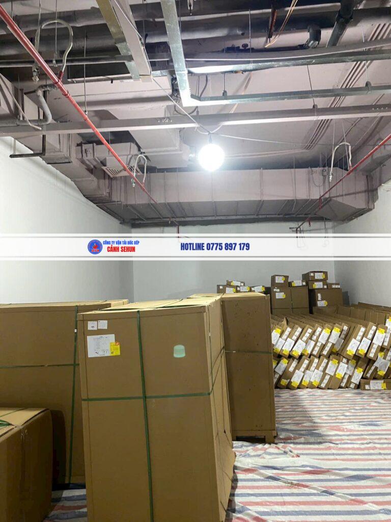 Cách phân bổ tải trọng theo trục xe khi xếp hàng lên xe tải, tránh quá tải trục dù tổng tải trong giới hạn. Sehun tư vấn đúng kỹ thuật. Gọi 0775 897 179.
