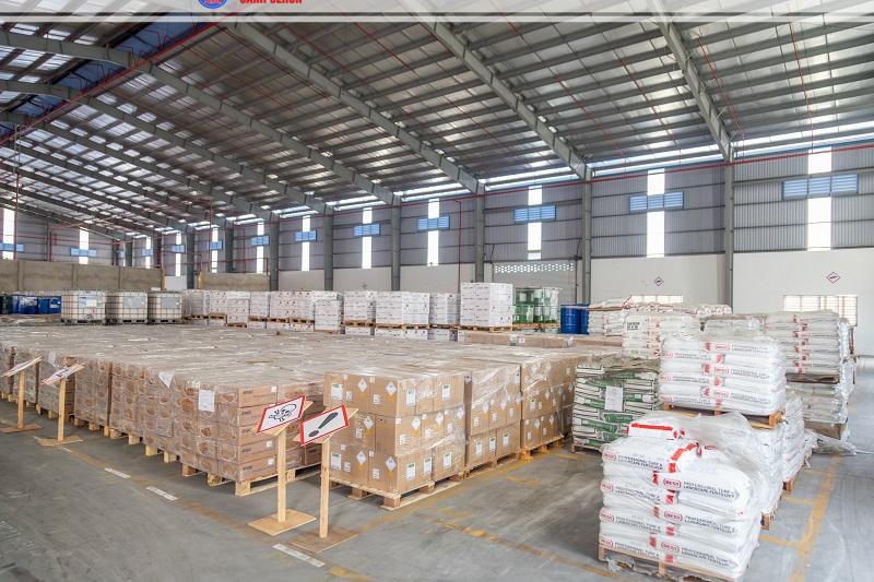 Bốc xếp hàng hóa an toàn không chỉ là kỹ thuật cá nhân mà còn là nghĩa vụ pháp lý của doanh nghiệp: huấn luyện, nội quy, thẻ an toàn. Gọi 0775 897 179.