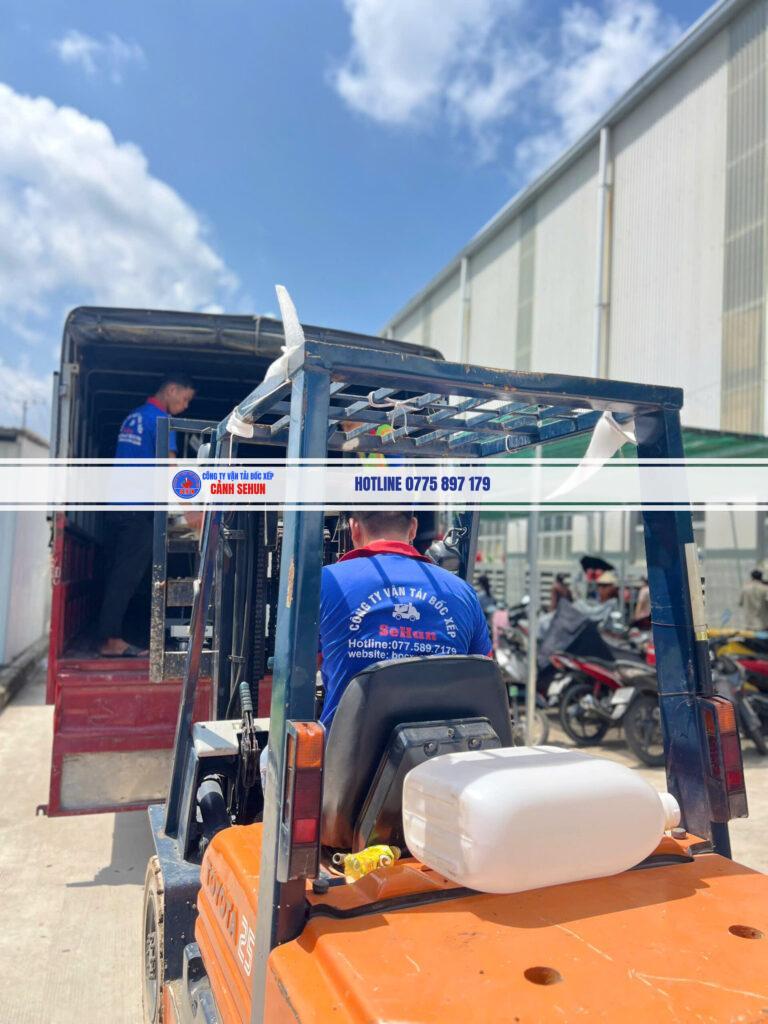 Dịch Vụ Cho Thuê Xe Nâng — So Sánh Xe Tay, Điện, Dầu